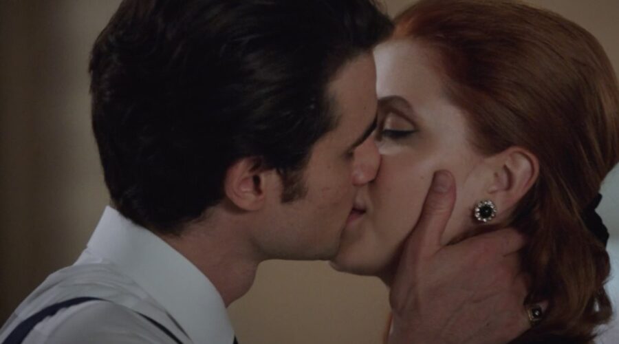 Da sinistra: Elia Marangon (Ettore Marchesi) e Arianna Amadei (Odile di Sant'Erasmo) in una scena della puntata 6 de “Il Paradiso Delle Signore 10”. Credits: Rai.