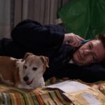 Giorgio Pasotti (Armando) in una scena de “L'appartamento sold out”. Credits: Rai/RaiPlay.