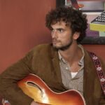 Mirko Lorusso (Giovanni “Johnny” Pastore) in una scena de “Il Paradiso delle Signore 10”. Credits: Pierfrancesco Bruni/Rai.