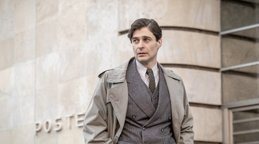 Lino Guanciale (Luigi Alfredo Ricciardi) in una scena de “Il Commissario Ricciardi 3”. Credits: Rai.