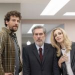 Da sinistra: Maurizio Lastrico (Gabriele Di Lillo), Michele Di Mauro (Vittorio Baronciani) e Sara Drago (Lea Martelli) in una scena di “Call My Agent - Italia 3”. Credits: Chiara Calabrò/Sky Italia.