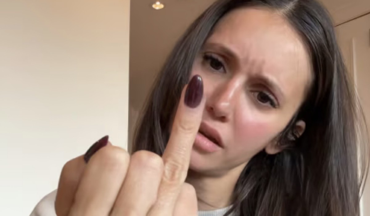 Nina Dobrev Su Tiktok