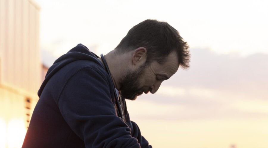 Noah Wyle In The Pitt Credits Sky