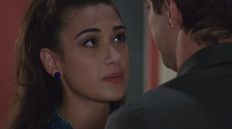 Da sinistra: Nicoletta Di Bisceglie (Rosa Camilli) e Pietro Masotti (Marcello Barbieri) in una scena della puntata 37 de “Il Paradiso Delle Signore 10”. Credits: Rai.