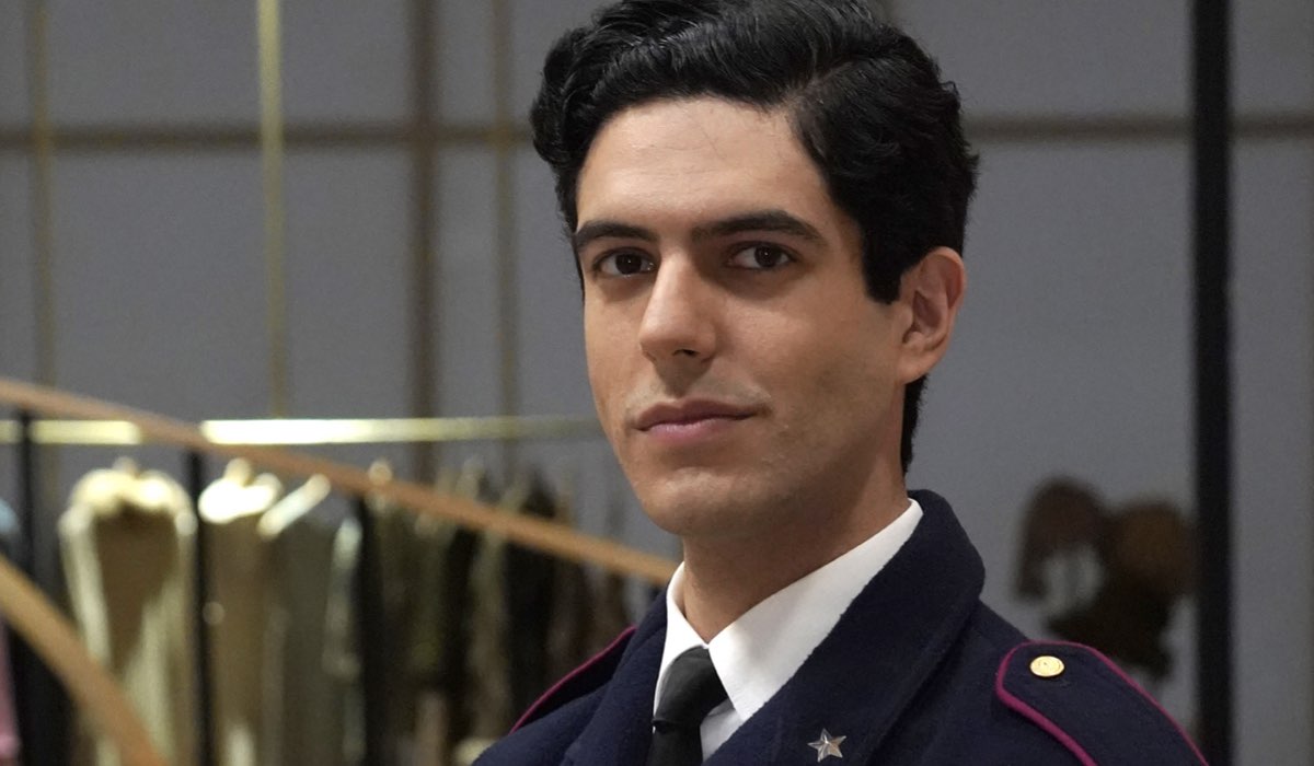 Vito Amato (Mimmo Burgio) in un posato per “Il Paradiso Delle Signore 10”. Credits: Rai.