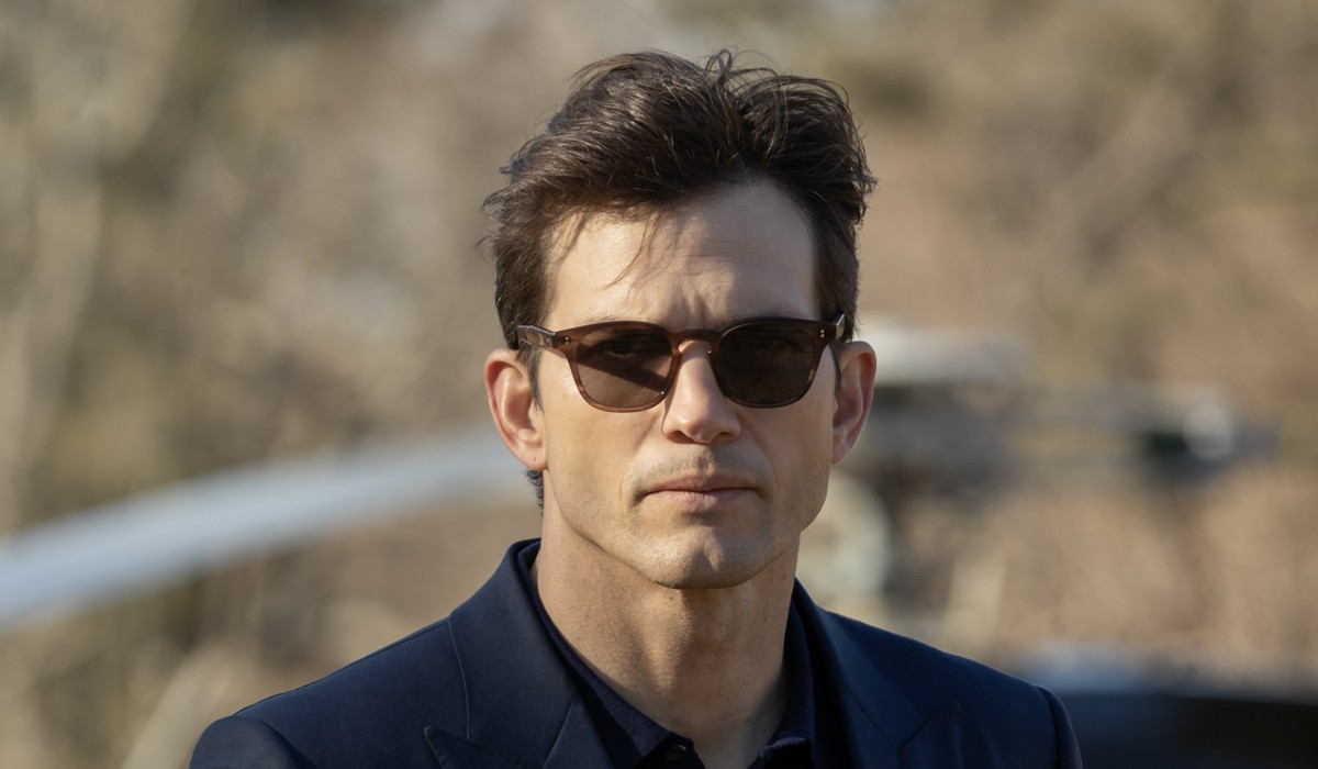 Ashton Kutcher In The Beauty Credits Disney