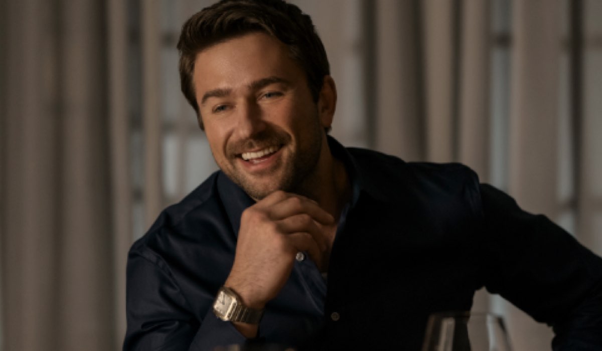 Brandon Sklenar (Andrew Winchester) in una scena del film “Una di famiglia (The Housemaid)”. Credits: Leone Film Group/Rai Cinema.