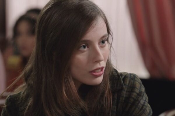 Sofia Pieroni (Chiara Brugnoli) in una scena della puntata 65 de “Il Paradiso Delle Signore 10”. Credits: Rai.