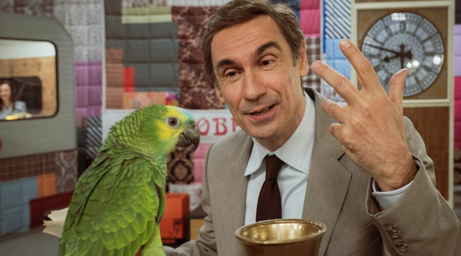 Fabrizio Gifuni (Enzo Tortora) in una scena di “Portobello”, per la regia di Marco Bellocchio. Credits: Anna Camerlingo/HBO Max Italia.