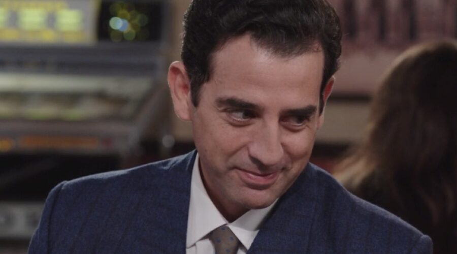 Luca Ferrante (Gianlorenzo Botteri) in una scena della puntata 73 de “Il Paradiso Delle Signore 10”. Credits: Rai.