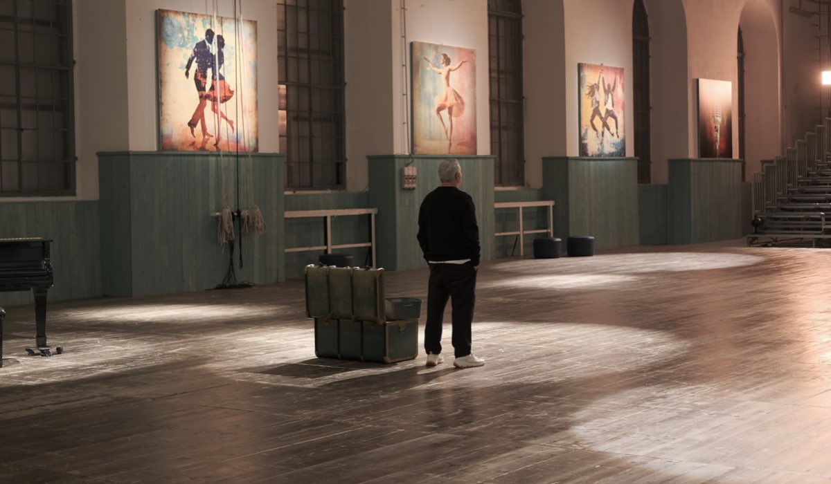 Giorgio Panariello (Guido Terenzi) in una scena di “Tutta Scena”. Credits: Rai.