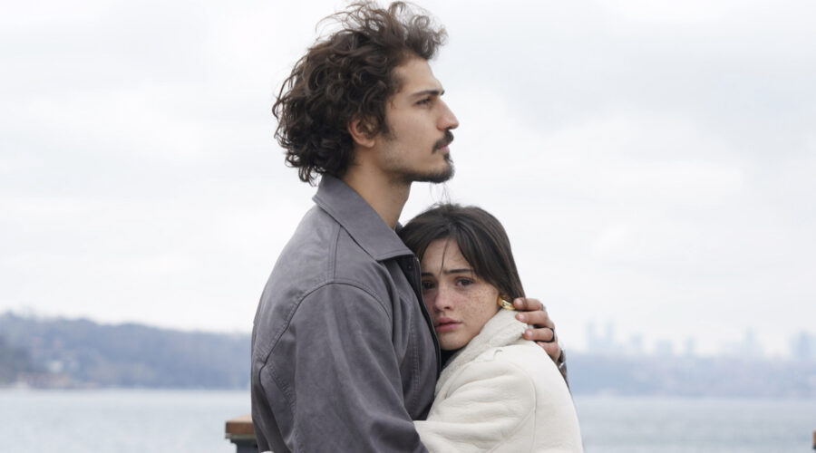 Io Sono Farah I Canale 5 - 1a Tv Oktay Çubuk (Kaan Akinci), Derya Pinar Ak (Gönül Kosaner) Credits Rete In Rete