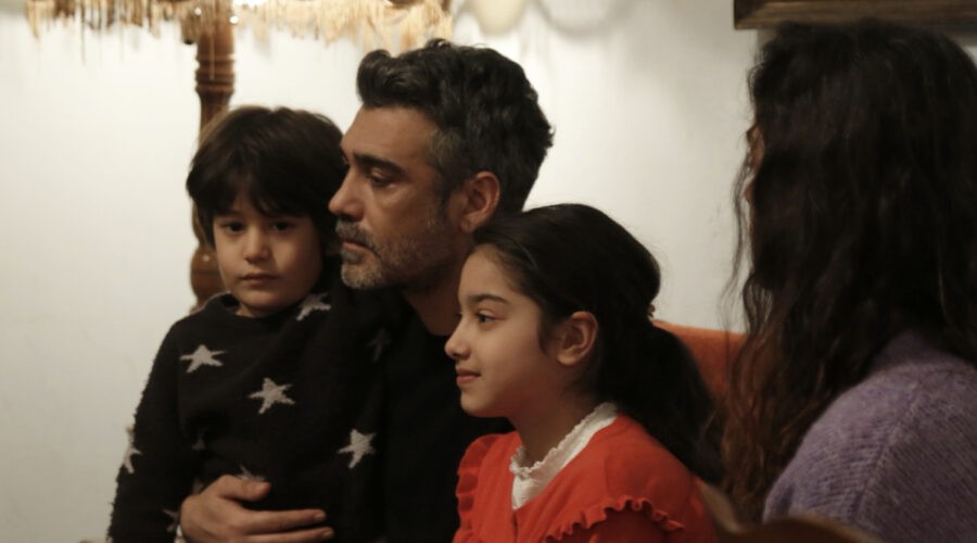 La Forza Di Una Donna Ii Canale 5 Ali Semi Sefil (Doruk Çesmeli), Caner Cindoruk (Sarp Çesmeli), Kübra Süzgün (Nisan Çesmeli) Credits Rete In Rete