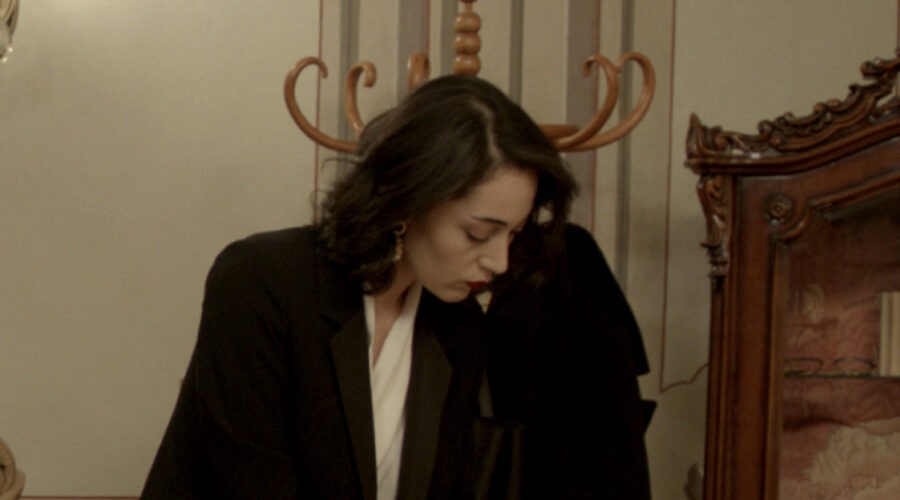 La Forza Di Una Donna Ii Canale 5 Scena Credits Rete In Rete