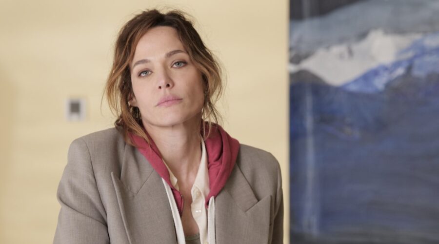 Laura Chiatti (Valentina Colombo) in una scena di “Se fossi te”. Credits: Rai.