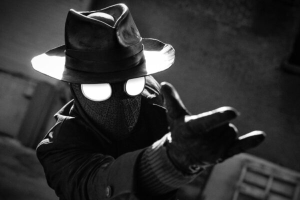 Nicolas Cage (Ben Reilly) in una scena di “Spider-Noir”. Credits: Prime Video.