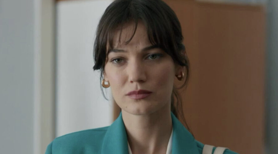 Pinar Deniz (Ceylin) In Segreti Di Famiglia 3 Credits Mediaset Infinity