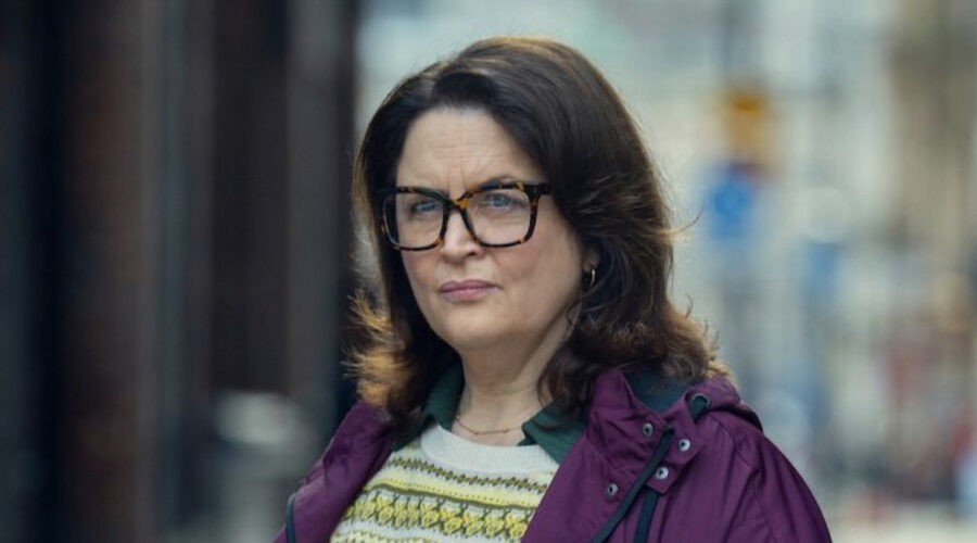 Ruth Jones In Fuga Credits Netflix