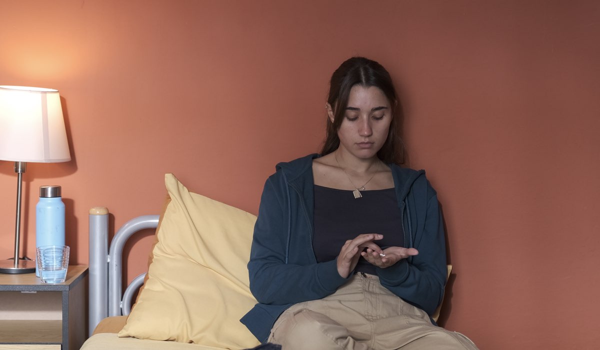 Sabrina Martina (Giulia) in una scena di “Tutta Scena“. Credits: Rai.