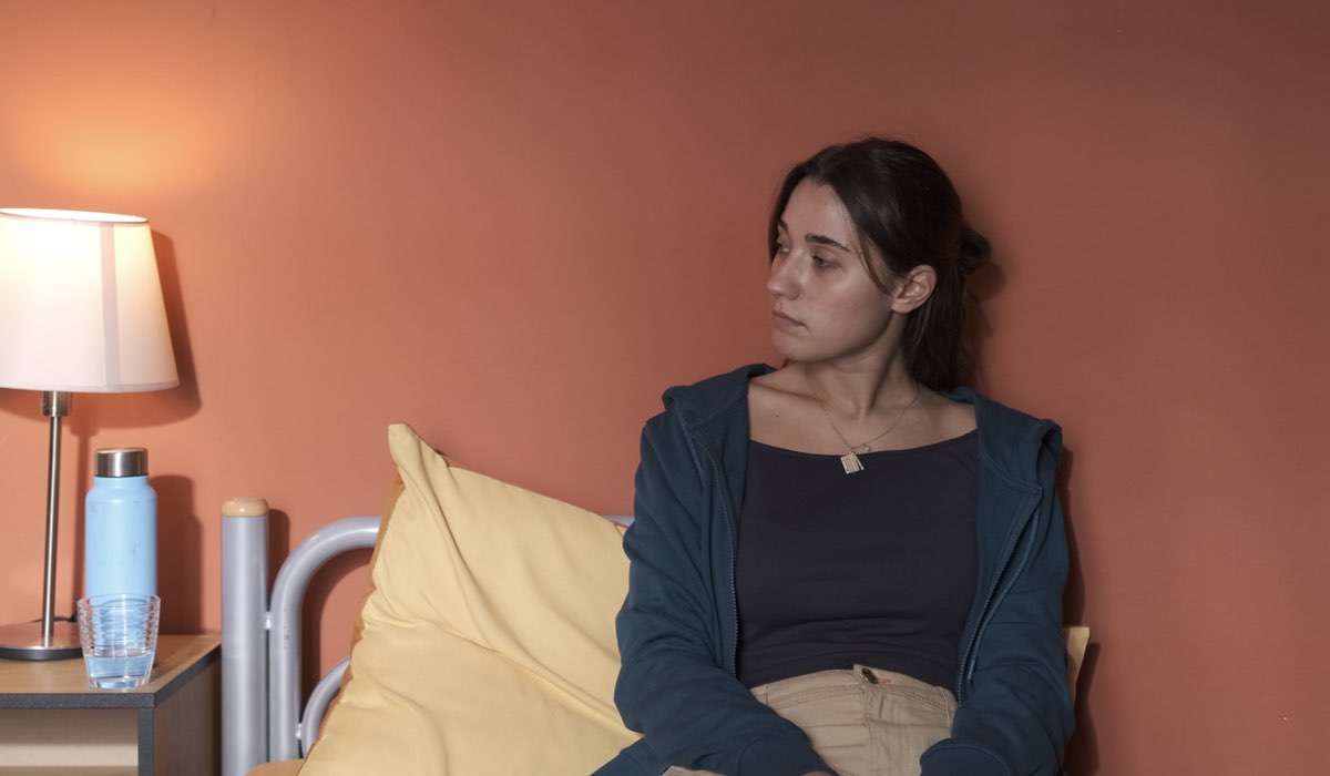 Sabrina Martina (Giulia) in una scena di “Tutta Scena“. Credits: Rai.