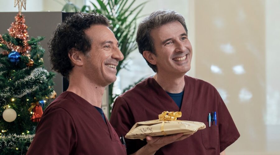 Da sinistra: Salvo Ficarra (Salvo) e Valentino Picone (Valentino) in una scena di “Sicilia Express”. Credits: Dario Palermo e Oriana Palermo/Netflix.