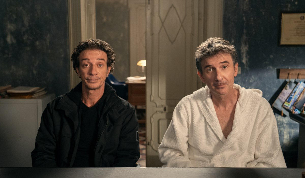 Da sinistra: Salvo Ficarra (Salvo) e Valentino Picone (Valentino) in una scena di “Sicilia Express”. Credits: Dario Palermo e Oriana Palermo/Netflix.