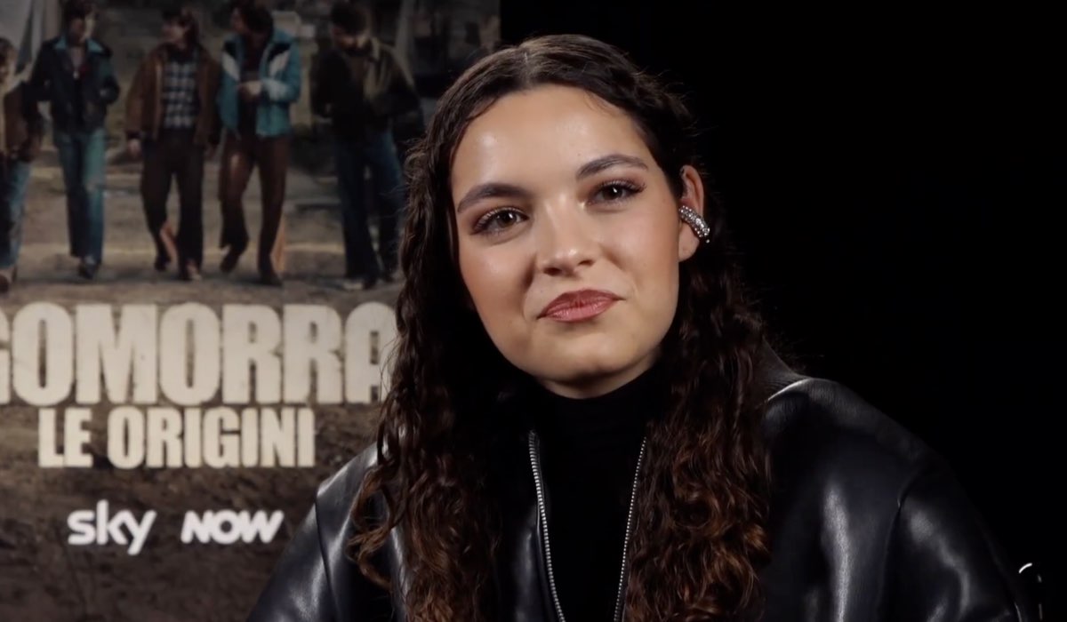 Tullia Venezia (Imma Ajeta) in un fotogramma dell'intervista su “Gomorra - Le Origini” rilasciata a Tvserial.it. Credits: Tvserial.it/Sky Italia.