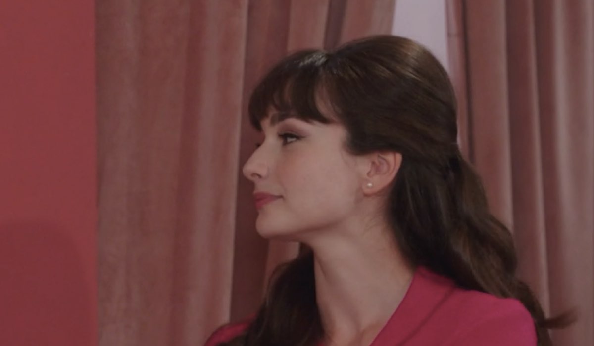 Chiara Trombini (Barbara Musso) in una scena della puntata 44 de “Il Paradiso Delle Signore 10”. Credits: Rai.