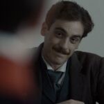 Federico Cesari (Giovanni Pascoli/Zvanì) in una scena di “Zvanì - Il Romanzo Famigliare di Giovanni Pascoli”. Credits: Rai.