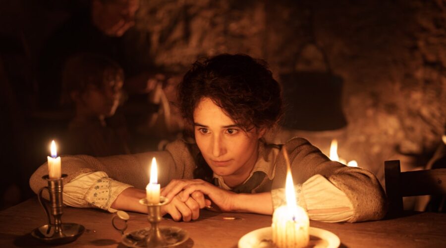 Linda Caridi (Nadia Tassan) in una scena di “Prima di noi”. Credits: Antonio Faccilongo/Rai.