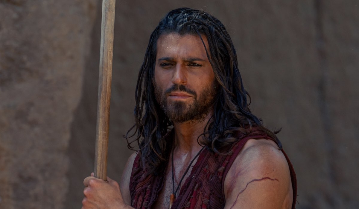 Can Yaman (Sandokan) in una scena di “Sandokan”. Credits: Rai/Disney+.