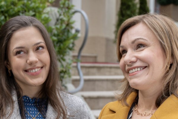 Tempesta D'amore 20 - 155 Retequattro Katharina Scheuba As Maxi Neubach, Isabell Stern As Katja Neubach Credits Rete In Rete