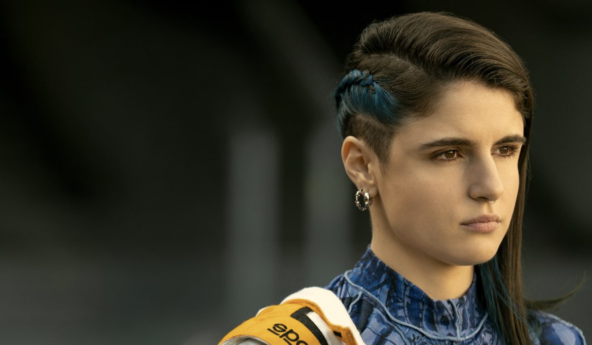 Caterina Forza (Blu Venturi) in una scena di “Motorvalley”. Credits: Lucia Iuorio/Enrico Bellinghieri/Netflix.