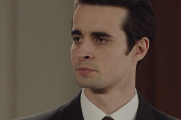 Elia Marangon (Ettore Marchesi) in una scena della puntata 112 de “Il Paradiso Delle Signore 10”. Credits: Rai.