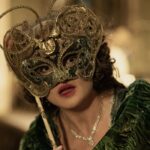 I Sette Quadranti Di Agatha Christie - Immagine Dal Set Credits Simon Ridgway/netflix