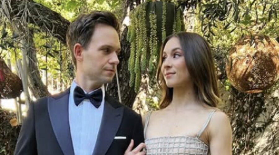 Patrick J. Adams E Troian Bellisario Su Instagram