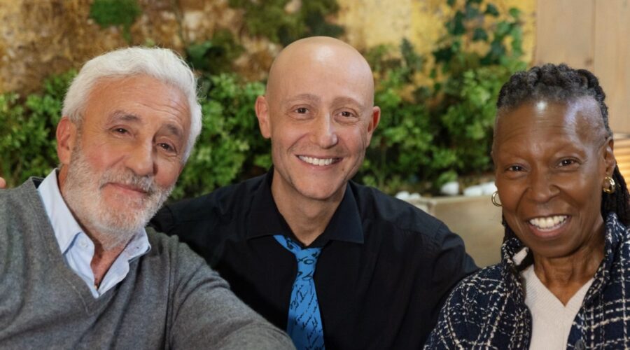 Patrizio Rispo, Francesco Viteillo, Whoopi Gildberg In Un Posto Al Sole Credits Rai