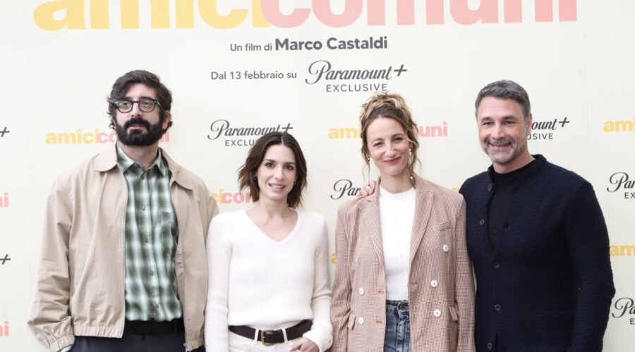 Raoul Bova, Francesca Inaudi, Beatrice Arnera E Luca Vecchi Amici Comuni Photocall Credits Paramount