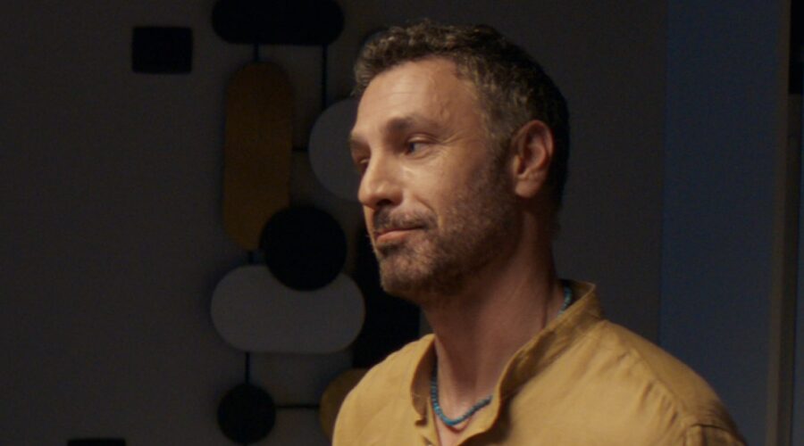 Raoul Bova In Amici Comuni Credits Paramount Plus