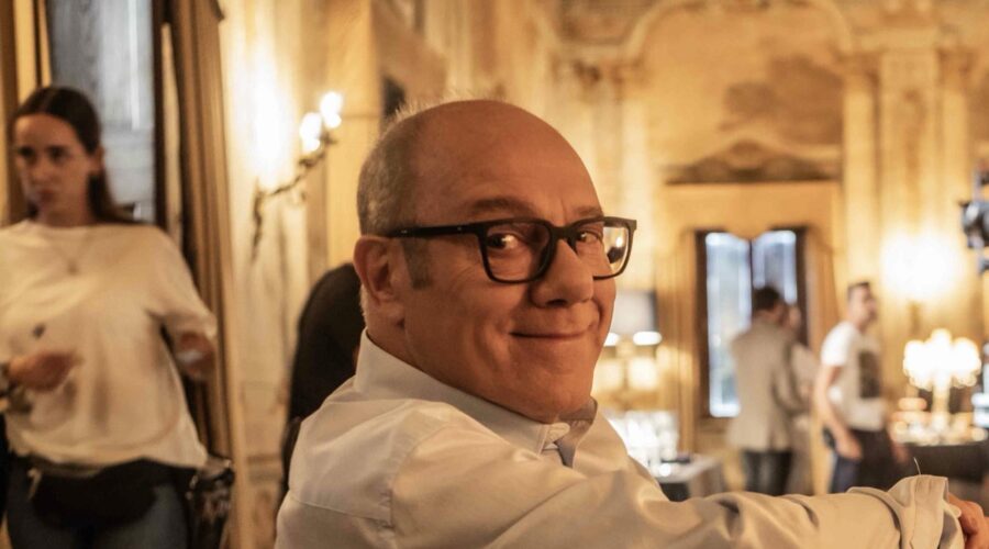 Carlo Verdone Sul Set Di Scuola Di Seduzione Credits Paramount Plus