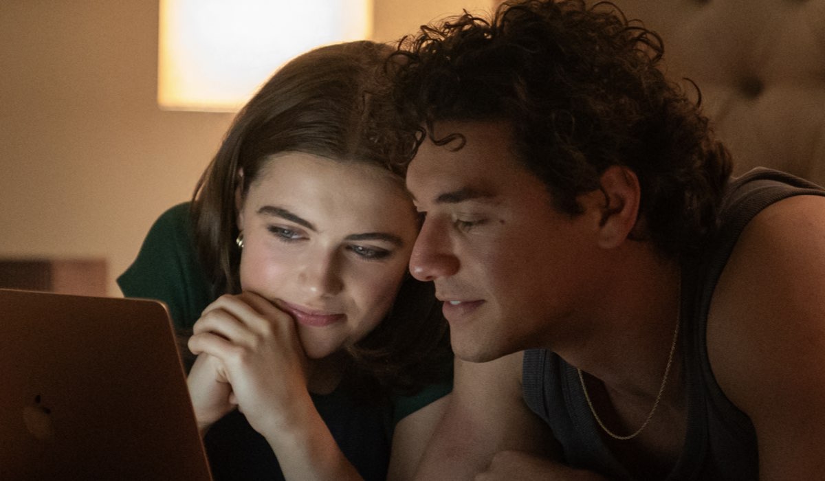 Off Campus, Ella Bright difende le scene intime con Belmont Cameli
