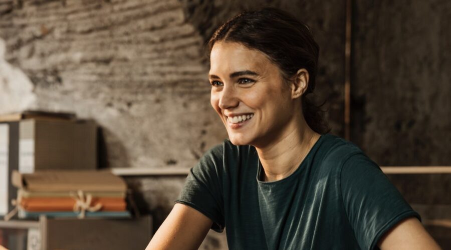 Giusy Buscemi (Vanina Guarrasi) in una scena di “Vanina - Un vicequestore a Catania 2”. Credits: Valentina Glorioso/Mediaset.