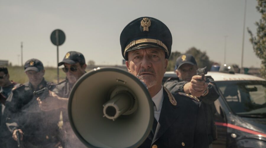 Claudio Bisio In Uno Sbirro In Appennino Credits Rai