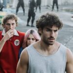 Rabo De Peixe (L To R) Rodrigo Tomás As Rafael, Helena Caldeira As Sílvia, José Condessa As Eduardo In Episode 05 Of Rabo De Peixe. Cr. Paulogoulart Netflix