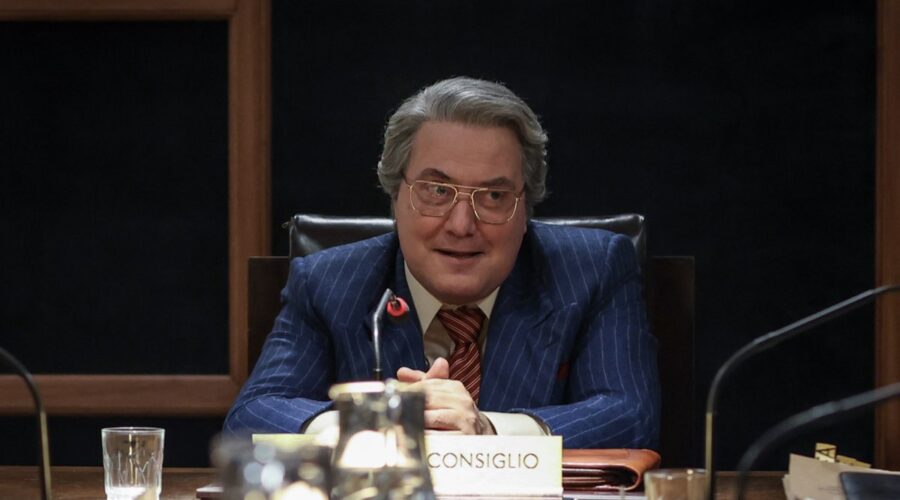 Corrado Guzzanti In Il Ministero Dell'Amore Credits Prime Video