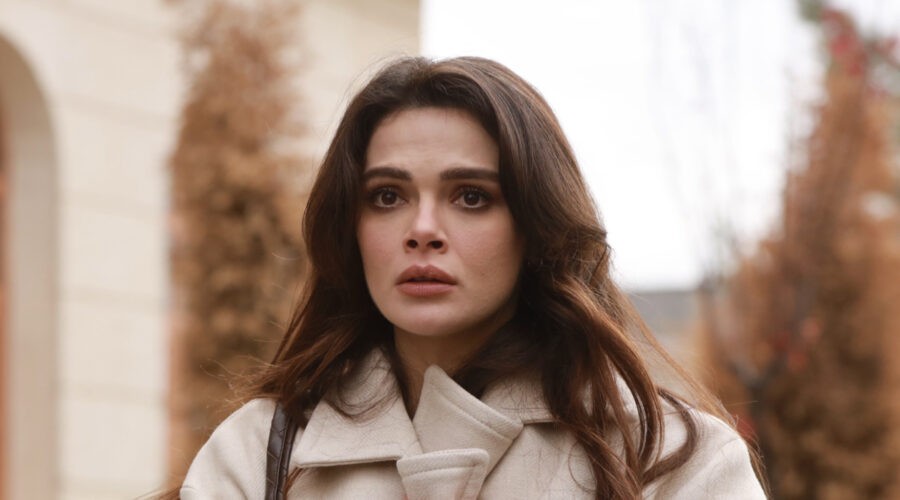 Far Away I Canale 5 Sinem ÜNsal (Alya Albora)