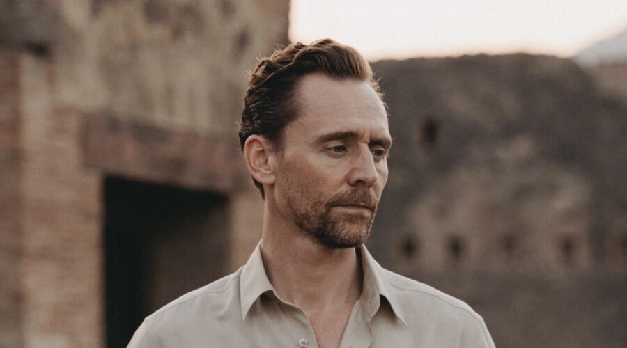 Tom Hiddelston In Pompei Credits Disney Giulia Parmigiani