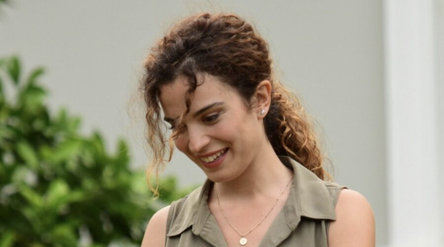 My Sweet Lie Canale 5 Lavinya ÜNlüEr (Kayra Yilmaz) E Asli Bekiroglu (Suna Dogan)