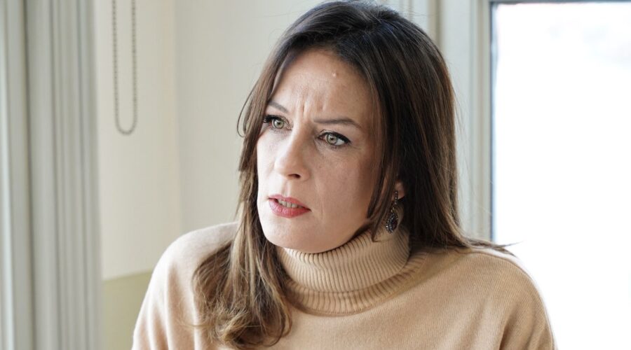 Racconto Di Una Notte Canale 5 Emel çöLgeçEn (GüLizar Yilmaz)