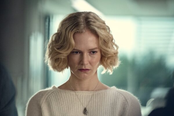Rosy Mcewen Parisa Tag/Netflix Black Mirror - Immagine Dal Set